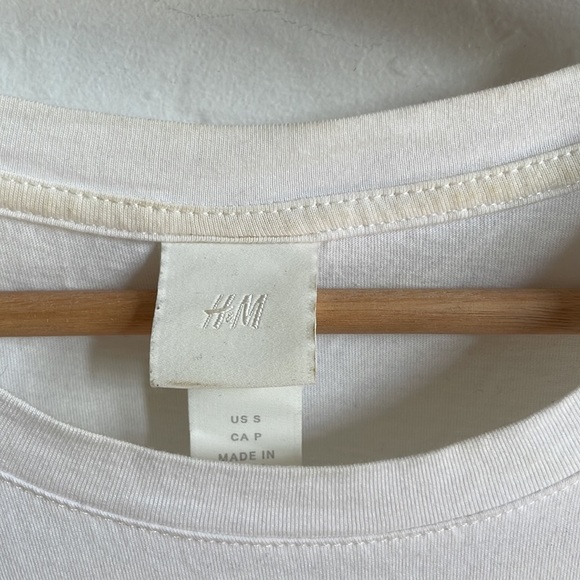 H&M Women’s Short Sleeve T-Shirt - Picture 4 of 4